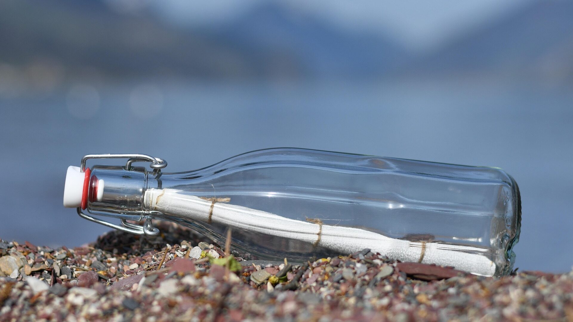 une bouteille à la mer un message une histoire à raconter en video